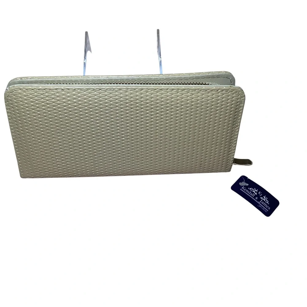 Kendall & James Women Beige Textured Zip Around Continental Wallet TC10006